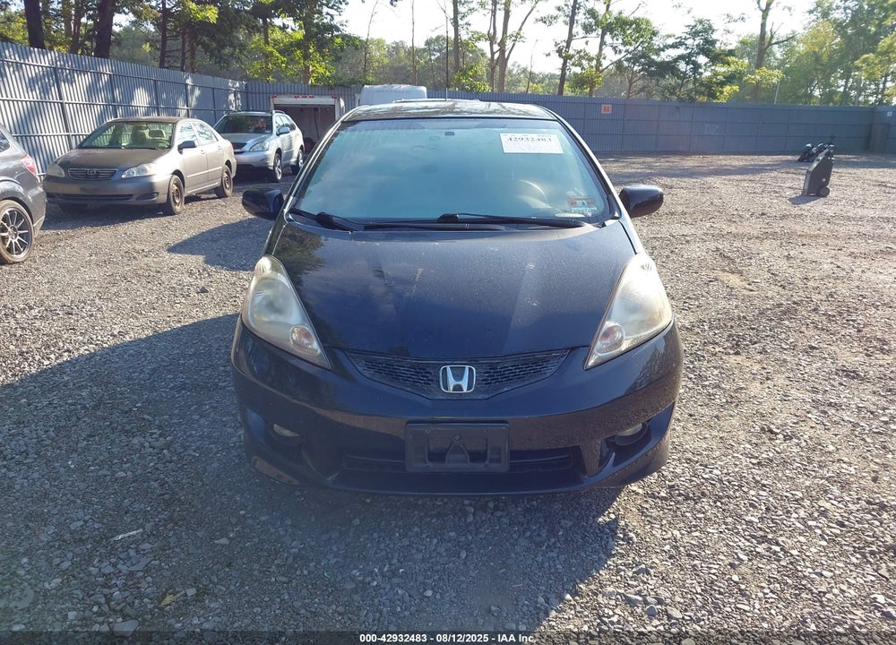 2011 HONDA FIT SPORT VIN: JHMGE8H57BS002011