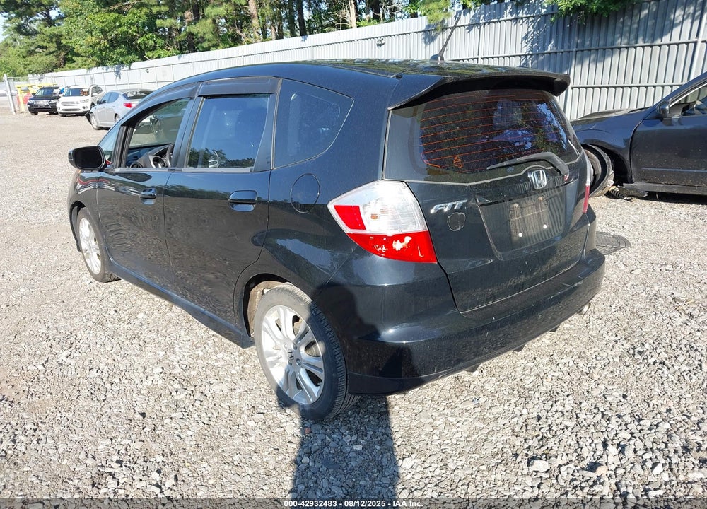 2011 HONDA FIT SPORT VIN: JHMGE8H57BS002011