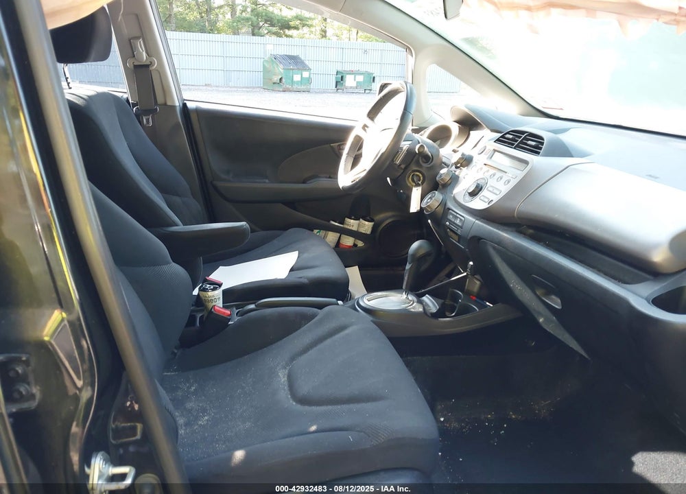 2011 HONDA FIT SPORT VIN: JHMGE8H57BS002011