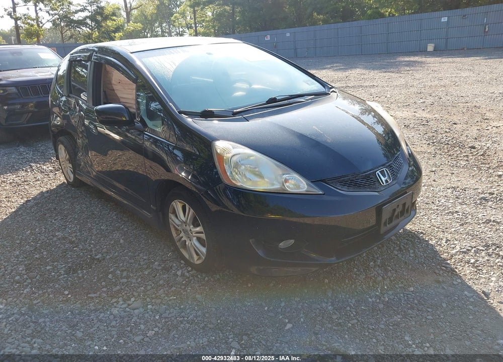 2011 HONDA FIT SPORT VIN: JHMGE8H57BS002011