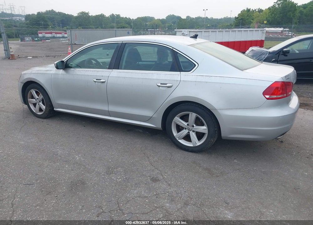 2013 VOLKSWAGEN PASSAT VIN: 1VWBP7A31DC030034