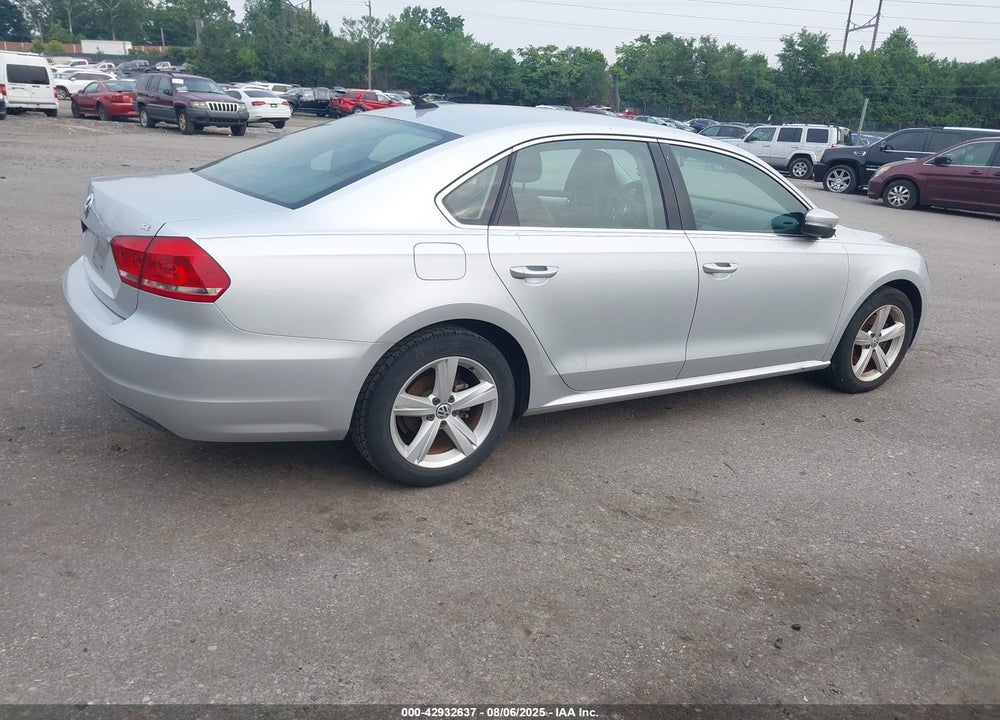 2013 VOLKSWAGEN PASSAT VIN: 1VWBP7A31DC030034