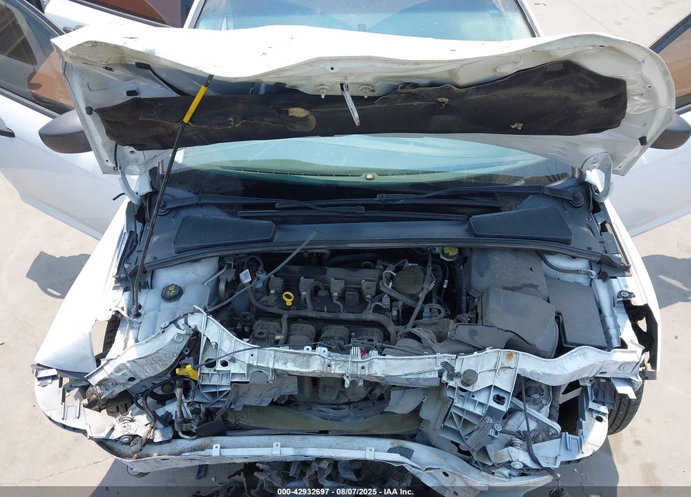 2016 FORD FOCUS VIN: 1FADP3E20GL245193