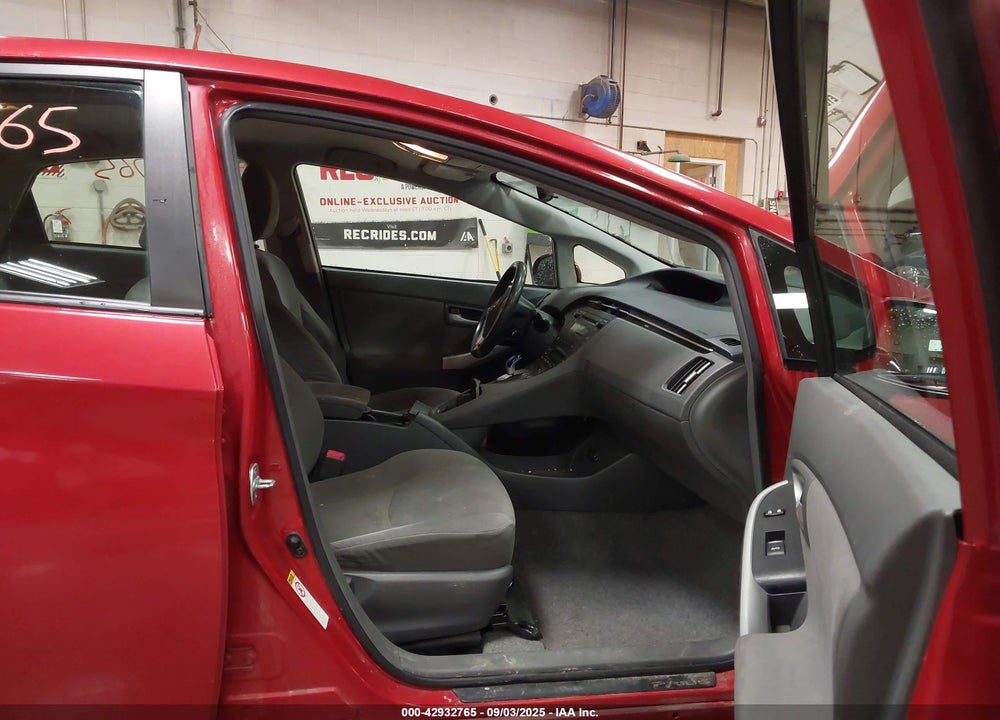 2011 TOYOTA PRIUS THREE VIN: JTDKN3DU2B1404830