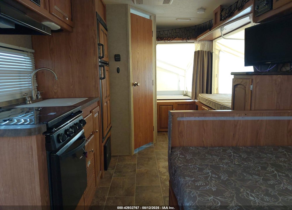 2015 FOREST RIVER ROCKWOO 183 ROO ROCKWOOD LIT VIN: 4X4TRLT26FZ135595