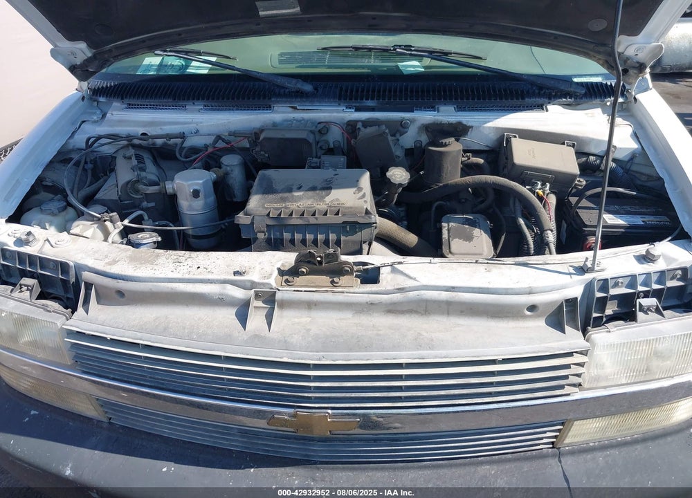 2000 CHEVROLET ASTRO VIN: 1GNDM19W6YB157414