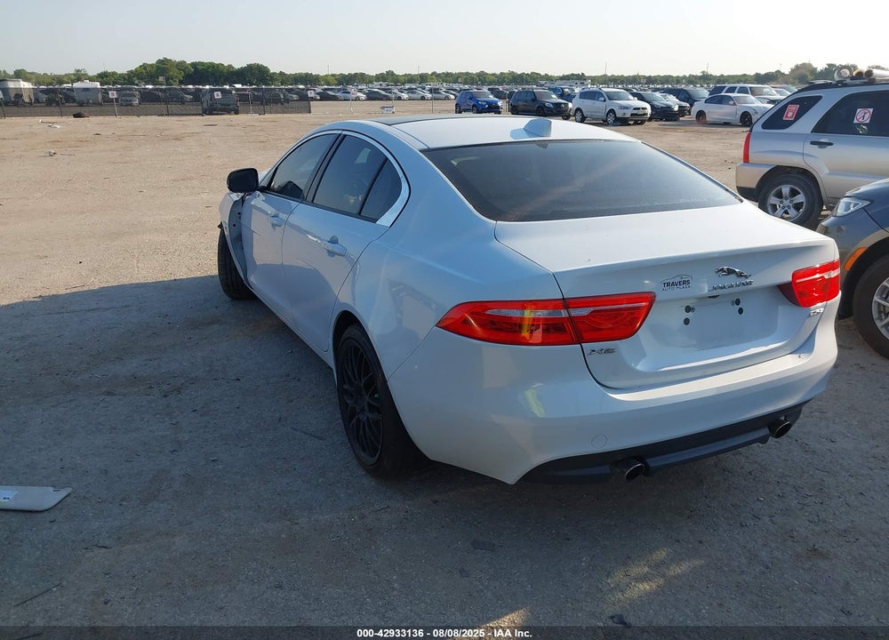 2017 JAGUAR XE VIN: SAJAD4BG7HA955606