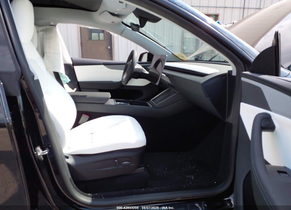 2026 TESLA MODEL Y LONG RANGE DUAL MOTOR ALL-WHEEL DRIVE/LONG RANGE LAUNCH SERIES VIN: 7SAYGDEE3TA397820