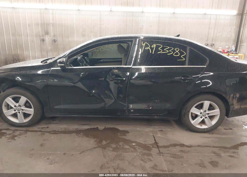 2014 VOLKSWAGEN JETTA VIN: 3VWLL7AJ5EM383620