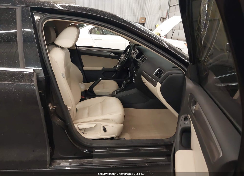 2014 VOLKSWAGEN JETTA VIN: 3VWLL7AJ5EM383620