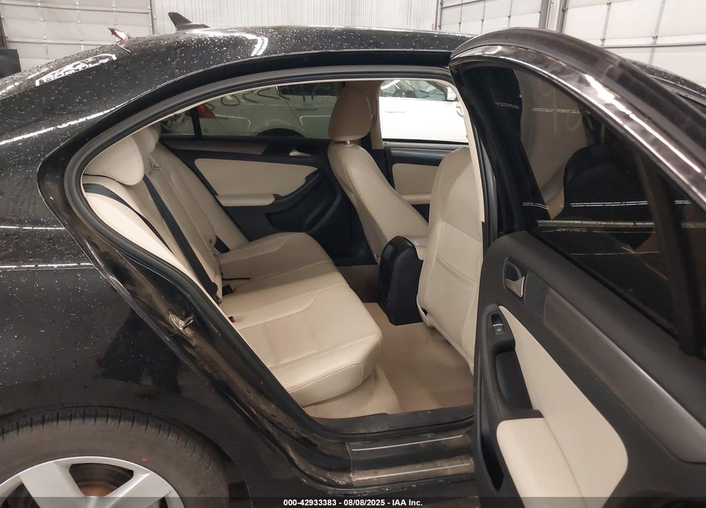 2014 VOLKSWAGEN JETTA VIN: 3VWLL7AJ5EM383620