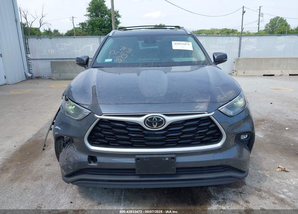 2022 TOYOTA HIGHLANDER VIN: 5TDGZRBH1NS257653