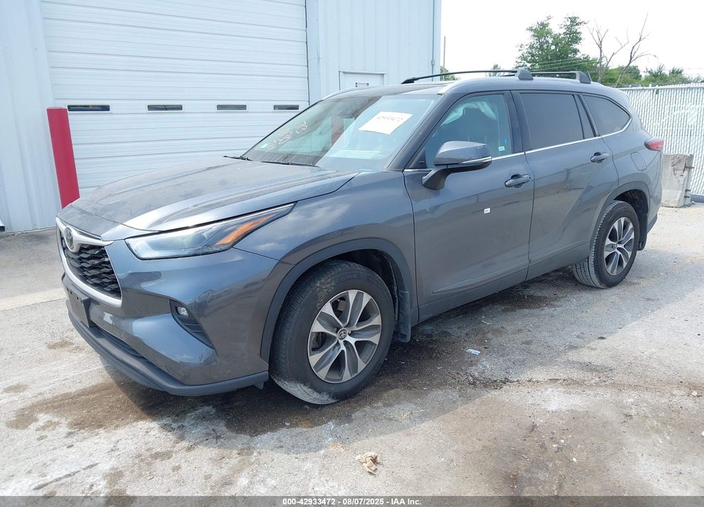 2022 TOYOTA HIGHLANDER VIN: 5TDGZRBH1NS257653