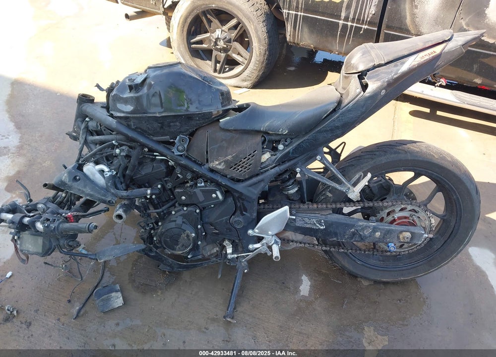 2021 YAMAHA MT-03 VIN: MH3RH20Y4MK005182