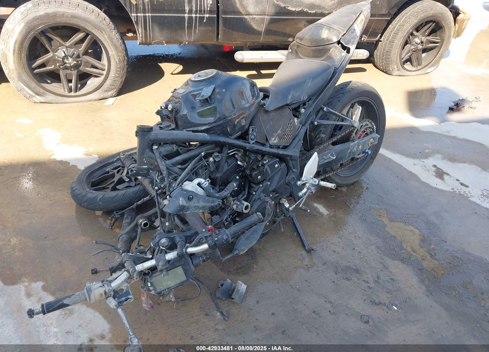 2021 YAMAHA MT-03 VIN: MH3RH20Y4MK005182