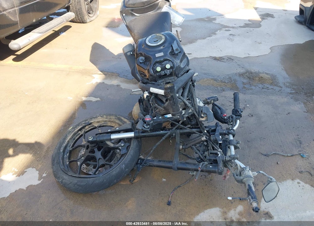 2021 YAMAHA MT-03 VIN: MH3RH20Y4MK005182