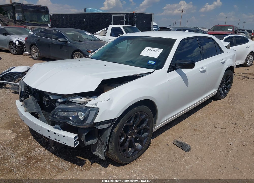 2019 CHRYSLER 300 VIN: 2C3CCAAG9KH738744