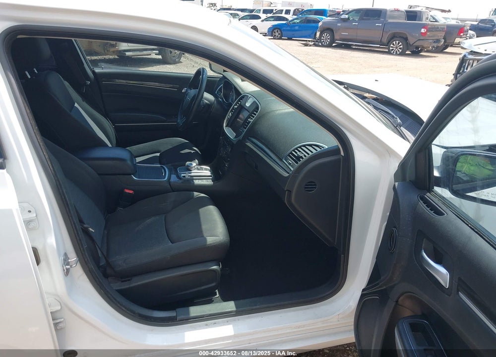 2019 CHRYSLER 300 VIN: 2C3CCAAG9KH738744