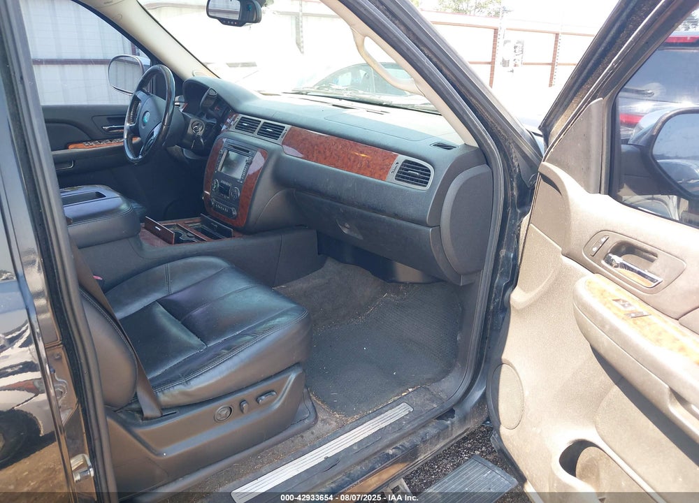 2008 CHEVROLET TAHOE VIN: 1GNFK130X8R235834