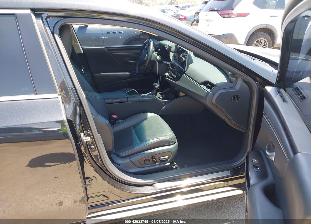 2022 LEXUS ES 300H VIN: 58ADA1C11NU024420