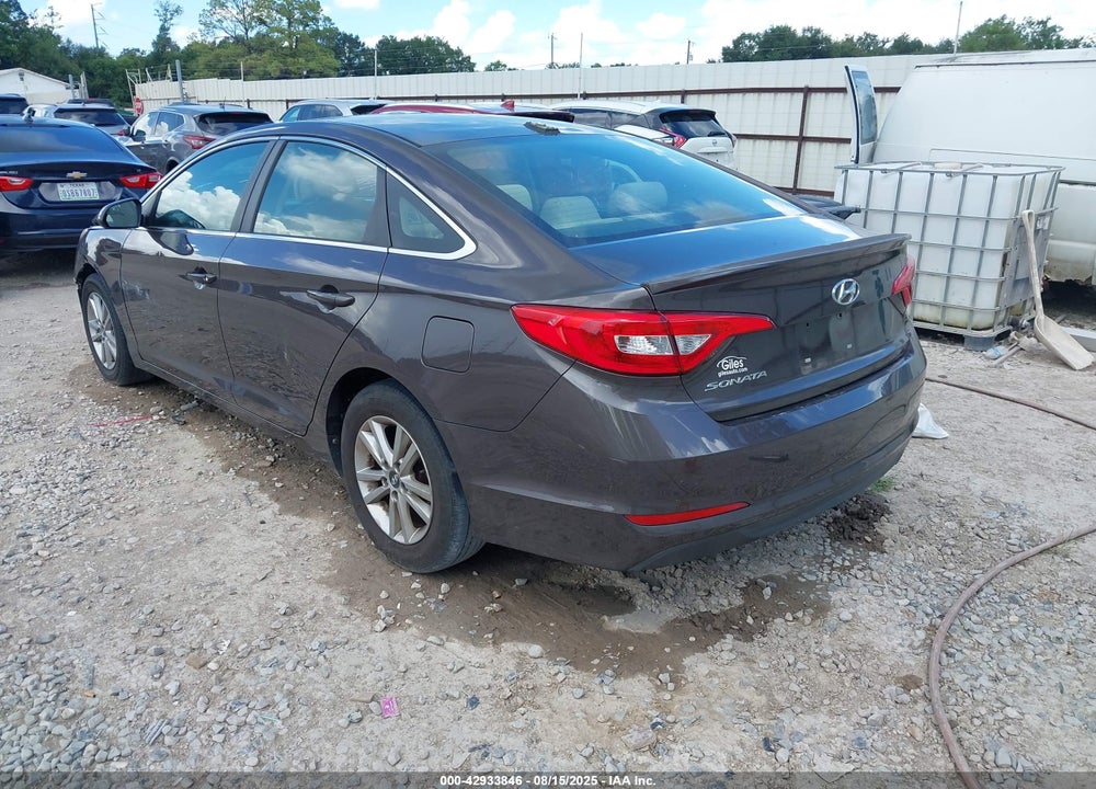 2015 HYUNDAI SONATA VIN: 5NPE24AF1FH168932