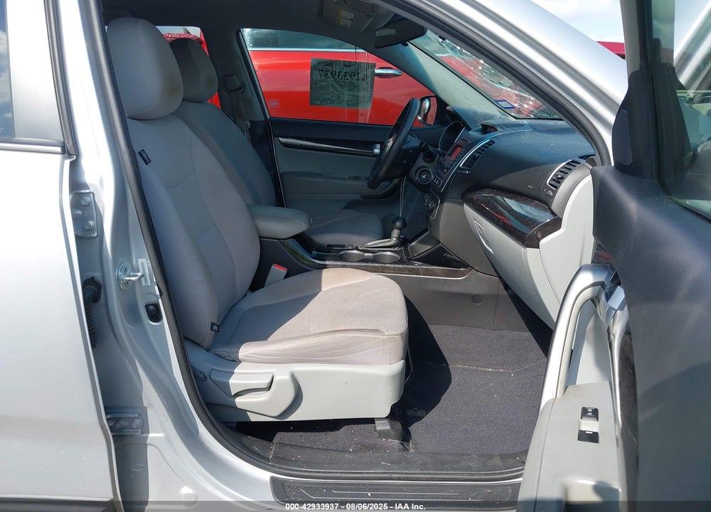 2015 KIA SORENTO VIN: 5XYKT3A62FG595229