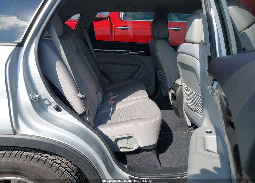 2015 KIA SORENTO VIN: 5XYKT3A62FG595229