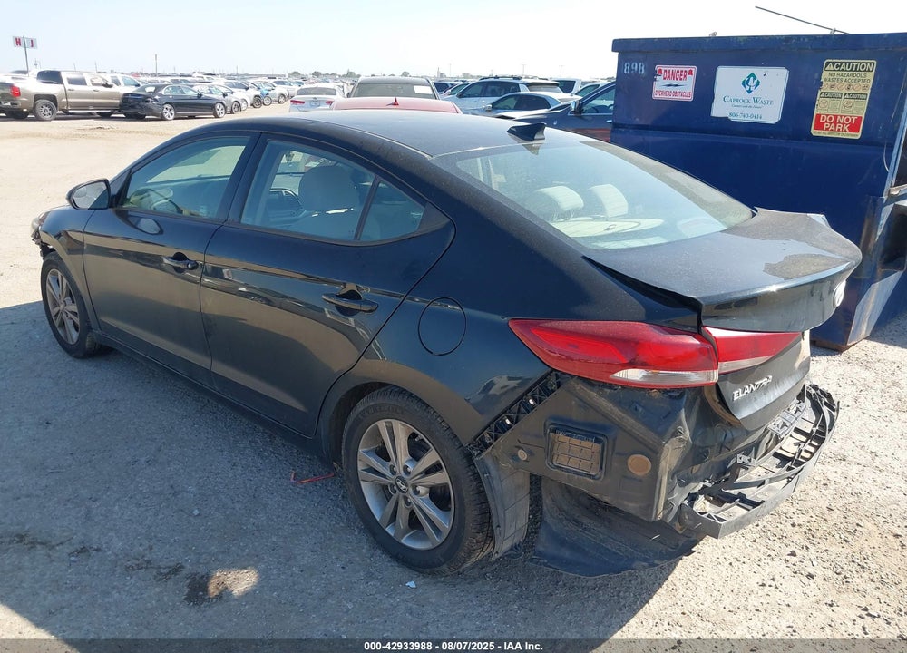 2017 HYUNDAI ELANTRA VIN: 5NPD84LFXHH168213