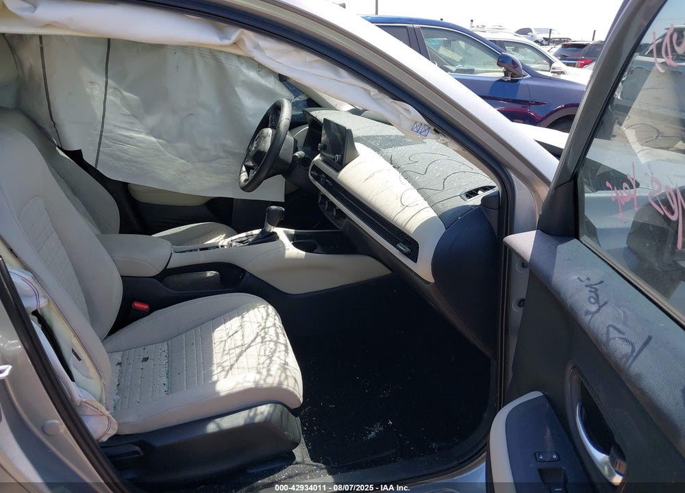 2025 HONDA HR-V VIN: 3CZRZ1H37SM711335