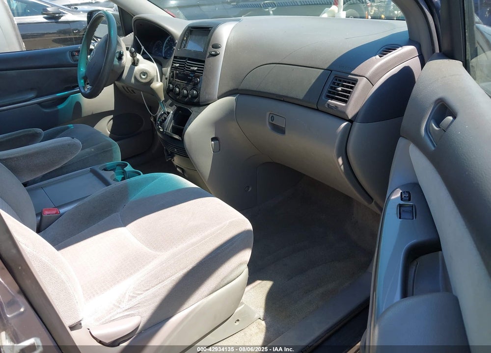 2010 TOYOTA SIENNA CE VIN: 5TDKK4CC3AS312621
