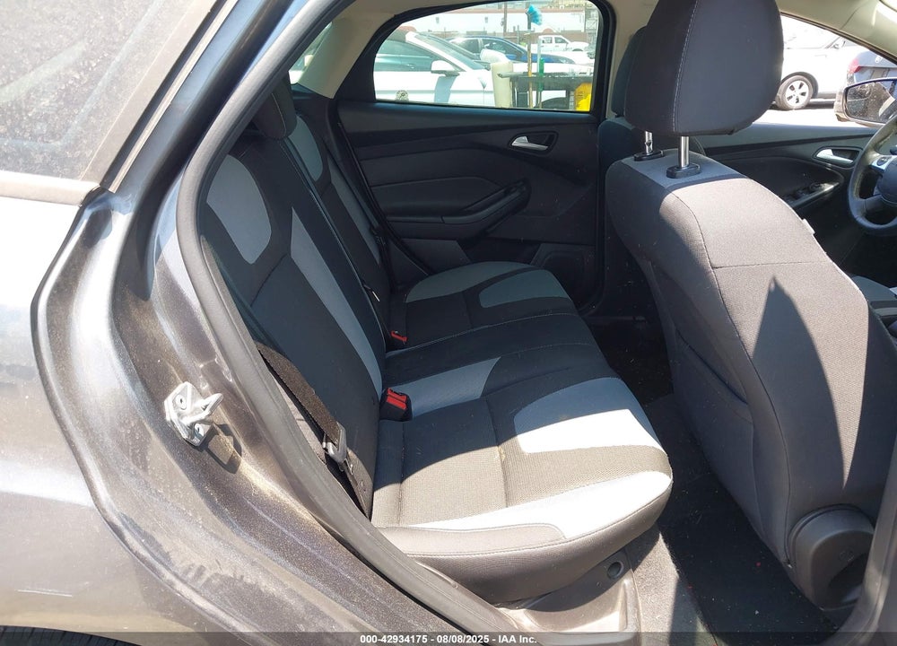 2014 FORD FOCUS VIN: 1FADP3K28EL374557