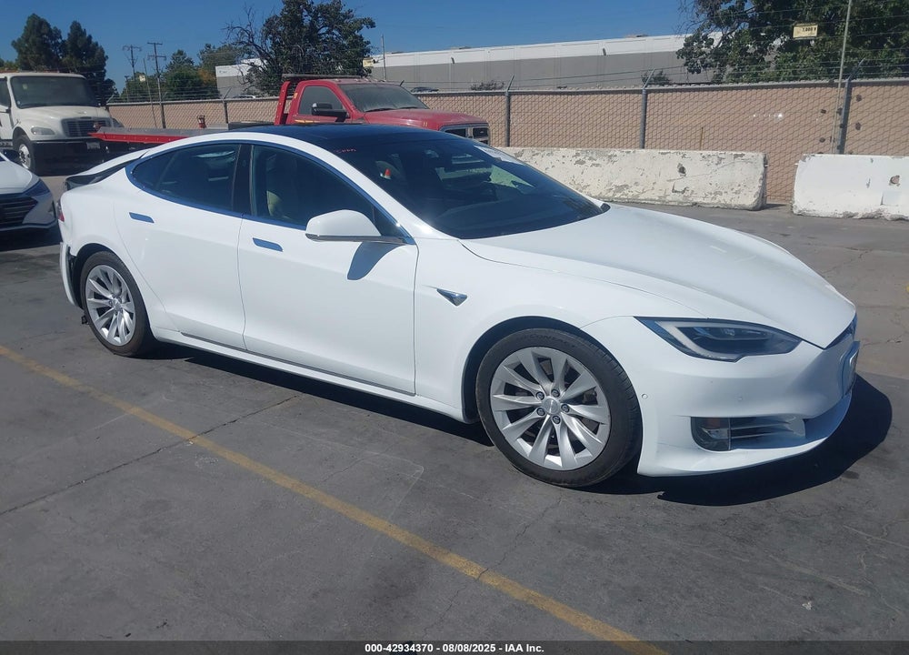2016 TESLA MODEL S VIN: 5YJSA1E28GF164923
