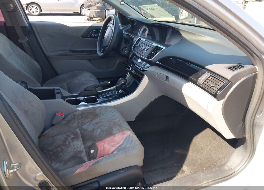 2016 HONDA ACCORD VIN: 1HGCR2F31GA124865