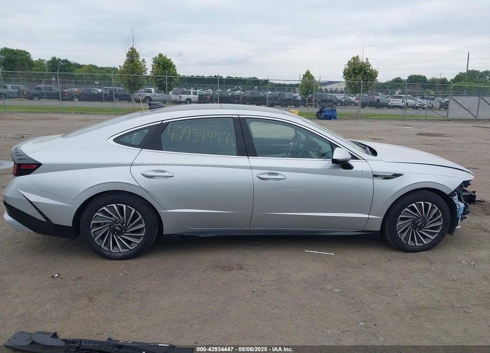 2025 HYUNDAI SONATA HYBRID VIN: KMHL54JJ7SA118133