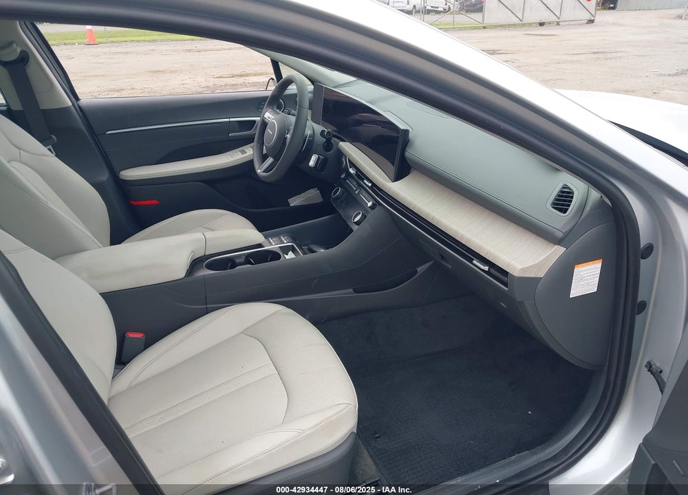 2025 HYUNDAI SONATA HYBRID VIN: KMHL54JJ7SA118133