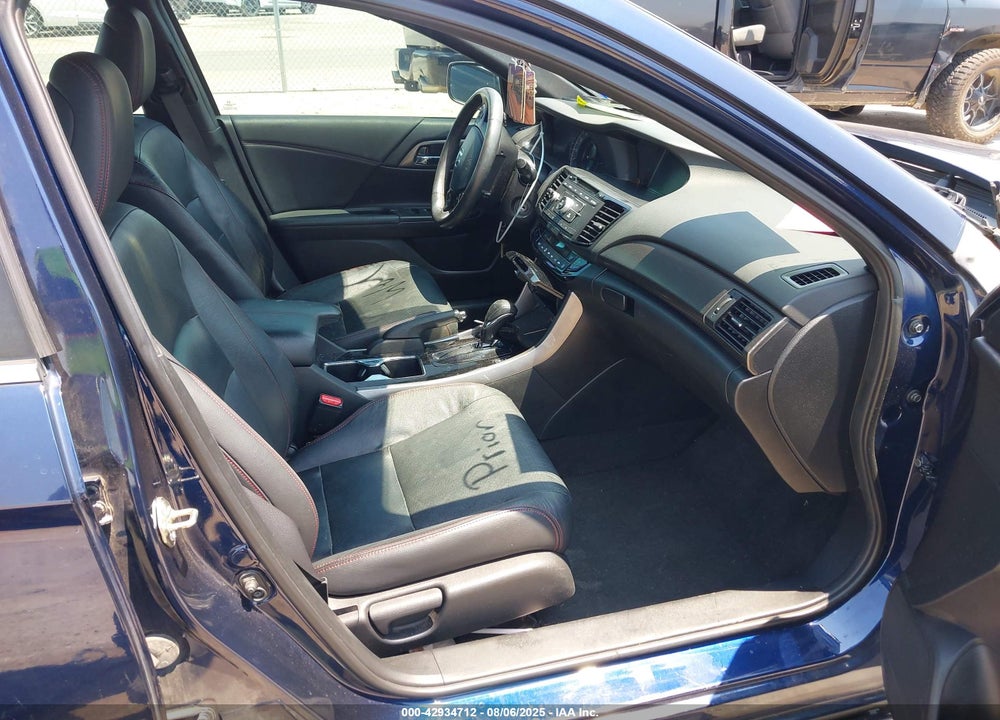 2017 HONDA ACCORD VIN: 1HGCR2F10HA042674