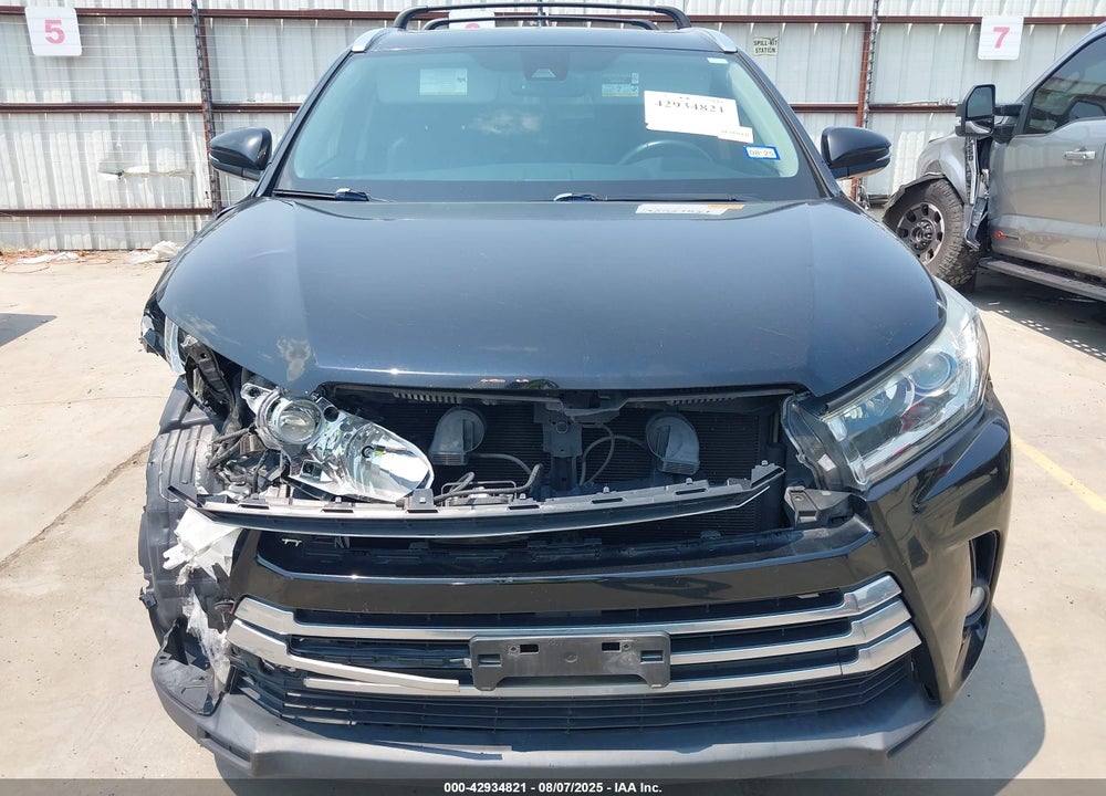 2017 TOYOTA HIGHLANDER VIN: 5TDYZRFH9HS204444