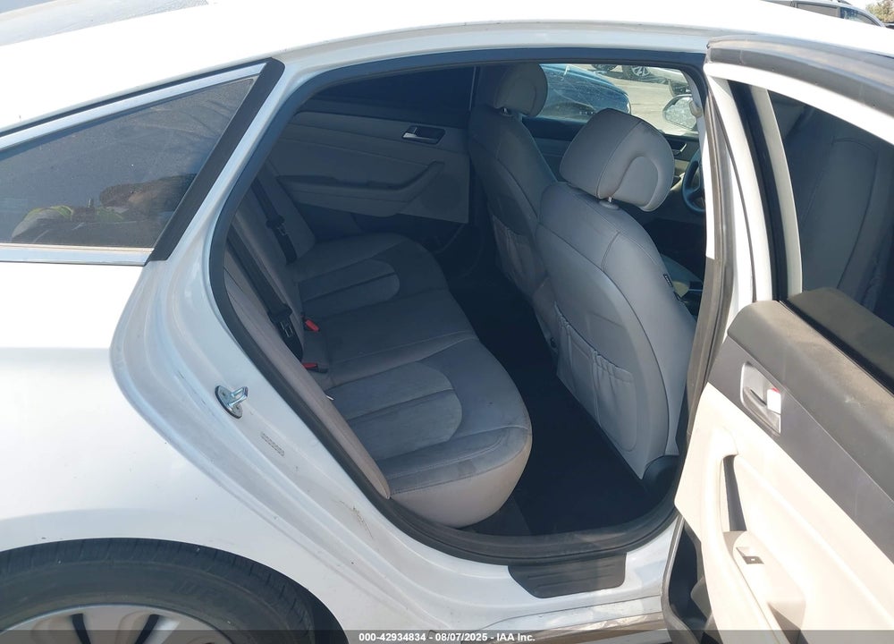 2017 HYUNDAI SONATA HYBRID SE VIN: KMHE24L10HA048613