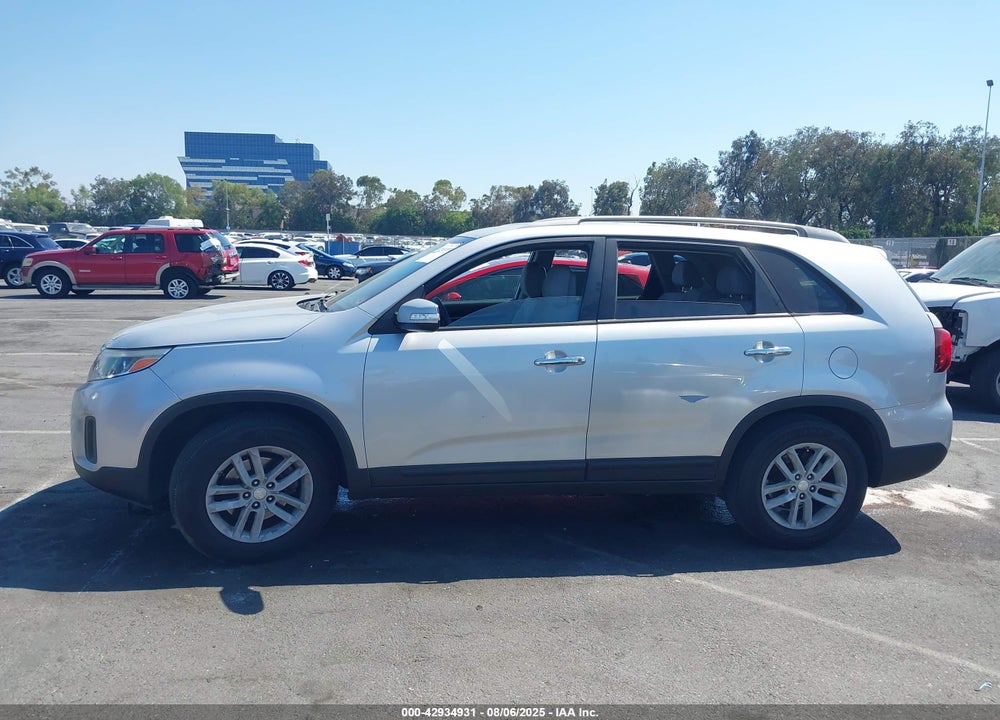 2015 KIA SORENTO LX V6 VIN: 5XYKT4A79FG600246