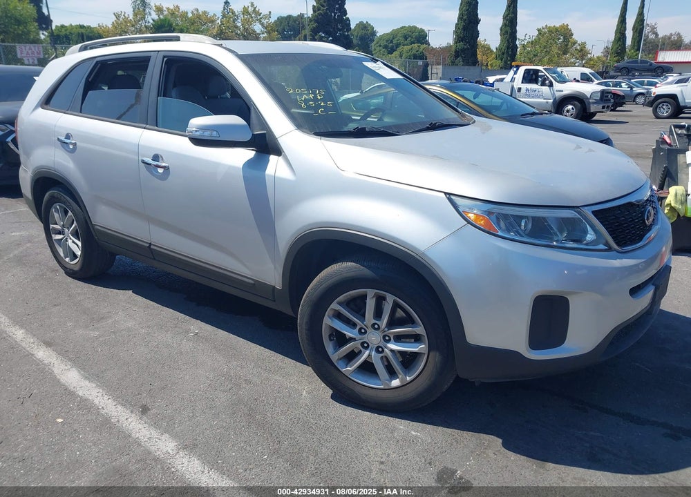 2015 KIA SORENTO LX V6 VIN: 5XYKT4A79FG600246