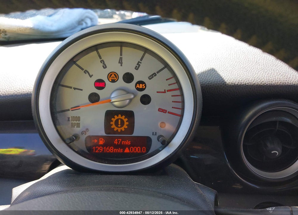 2009 MINI COOPER S VIN: WMWMF73569TW86957