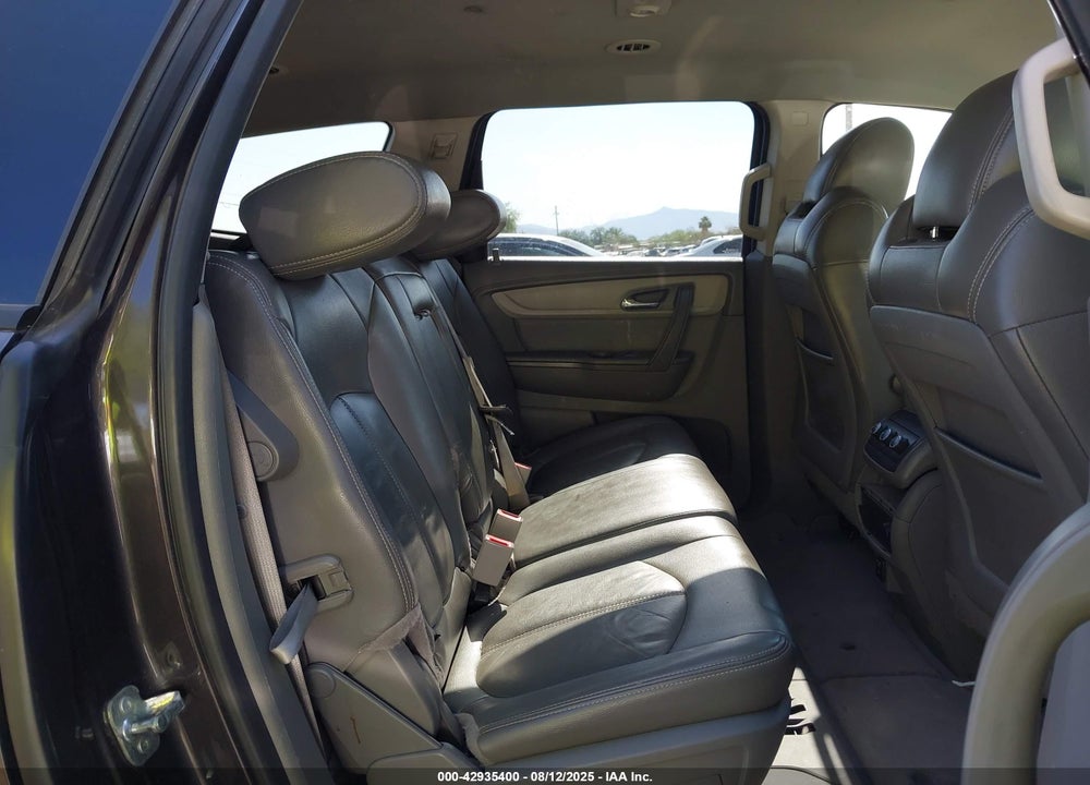 2015 CHEVROLET TRAVERSE LS VIN: 1GNKRFED8FJ249203