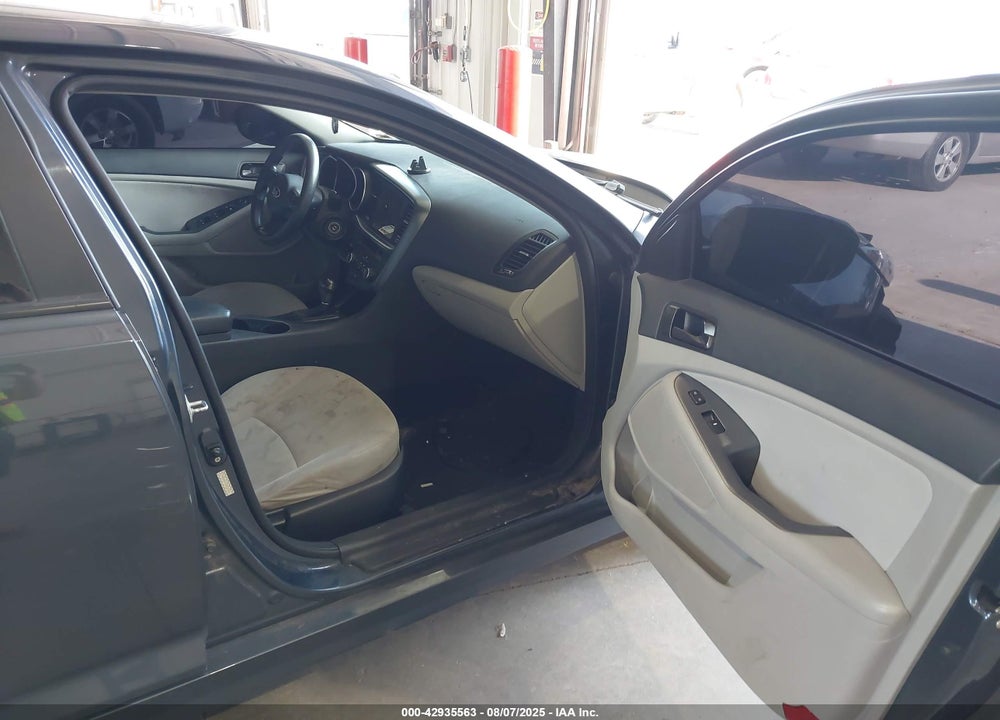 2015 KIA OPTIMA VIN: KNAGM4A7XF5610700