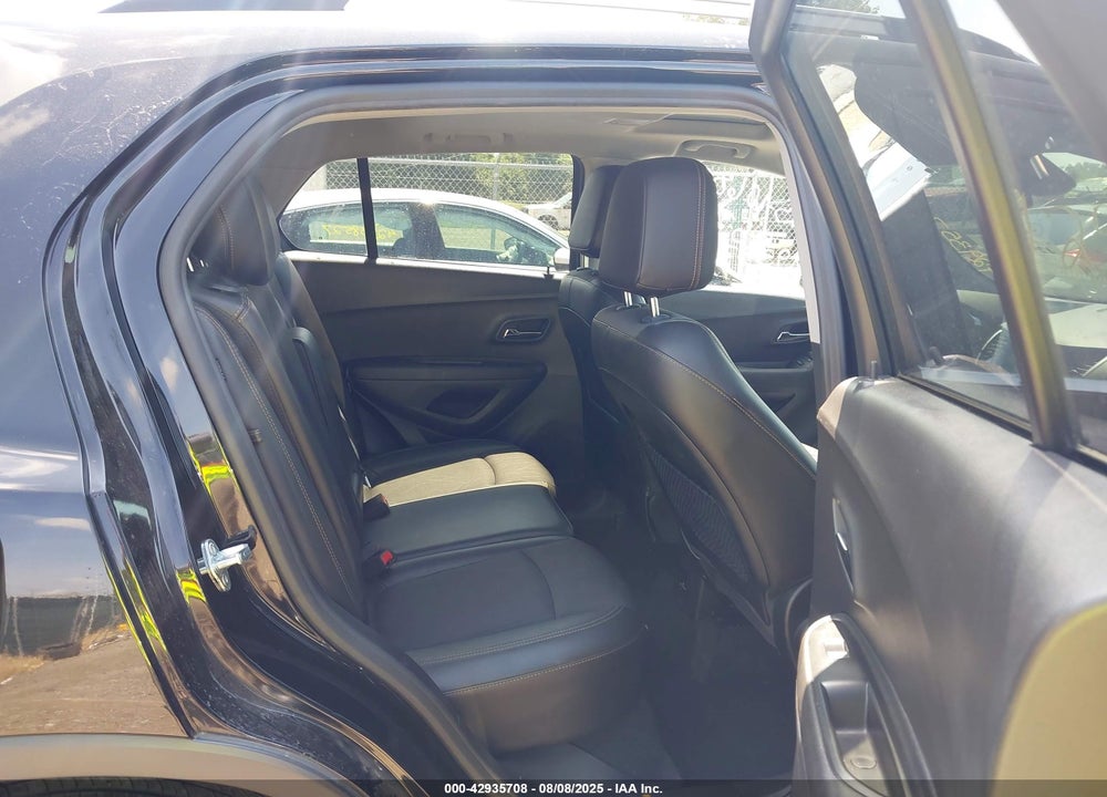2019 CHEVROLET TRAX VIN: 3GNCJLSB4KL235928