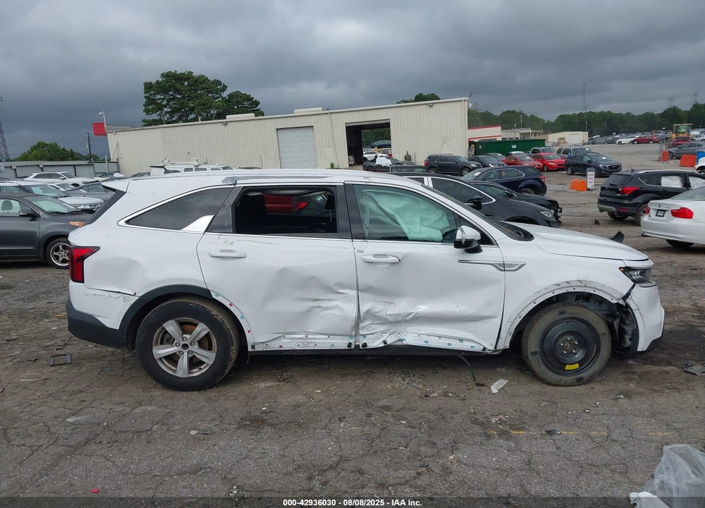 2021 KIA SORENTO VIN: 5XYRG4LC2MG039981