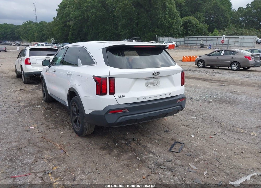 2021 KIA SORENTO VIN: 5XYRG4LC2MG039981