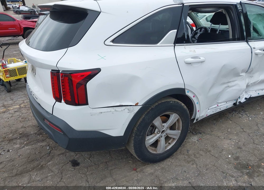 2021 KIA SORENTO VIN: 5XYRG4LC2MG039981