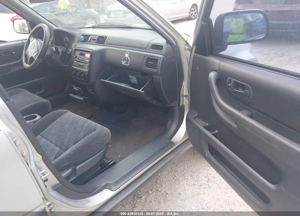 2000 HONDA CR-V LX VIN: JHLRD2844YC015628