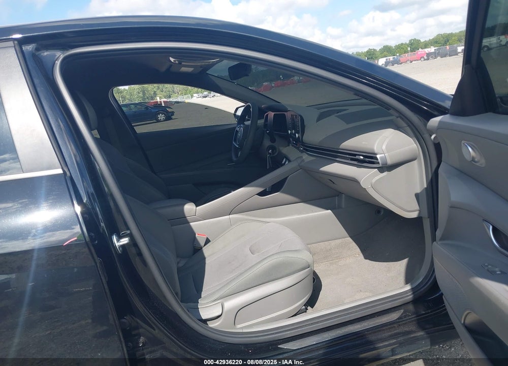 2025 HYUNDAI ELANTRA SE VIN: KMHLL4DG1SU886355