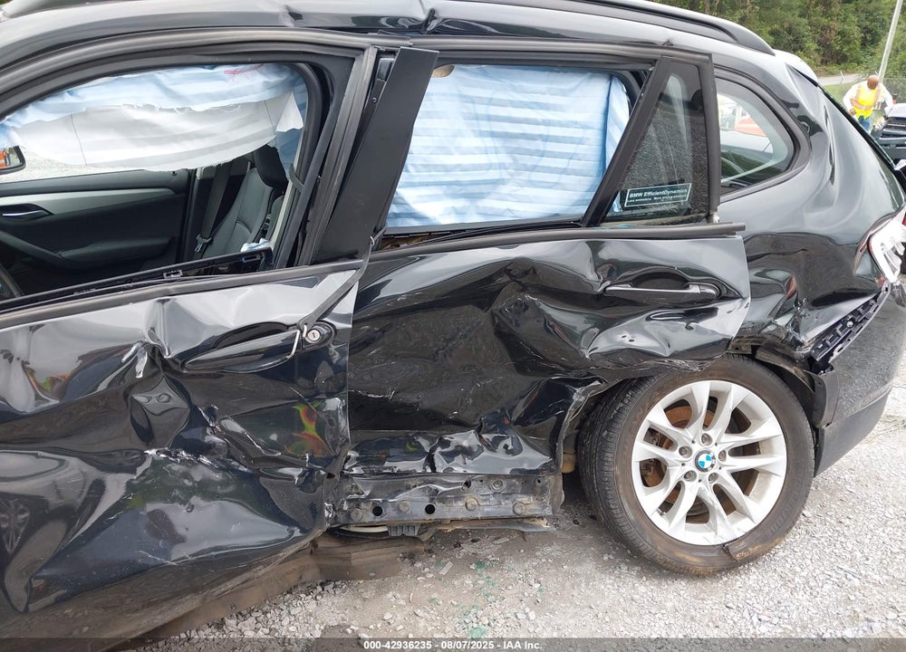 2015 BMW X1 VIN: WBAVL1C54FVY26143